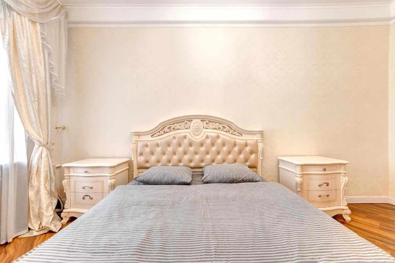 Apartments With 3 Rooms Near Palace Ukraine Киев